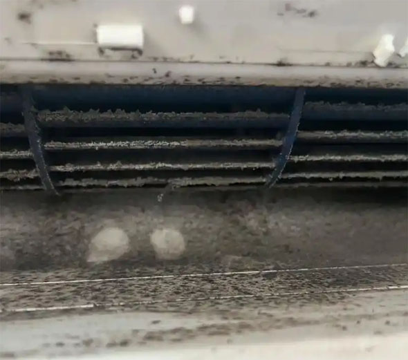 肇庆市空调吹的风有股烧焦味是怎么回事